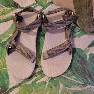 TEVA SANDALS SIZE 13
